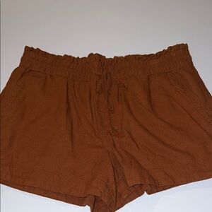 New day linen shorts